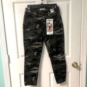 Rewash camouflage cropped pants